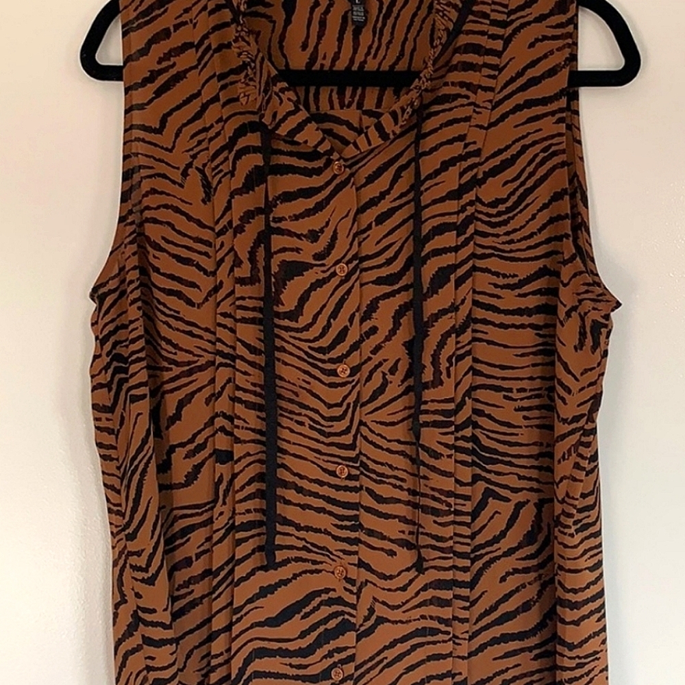 White House Black Market Blouse